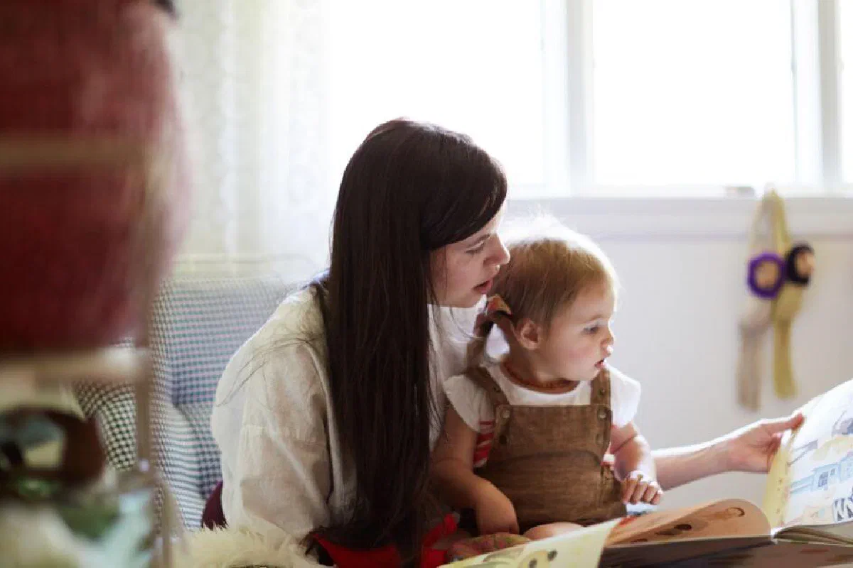 What should a Christian mother be like according to the Bible?