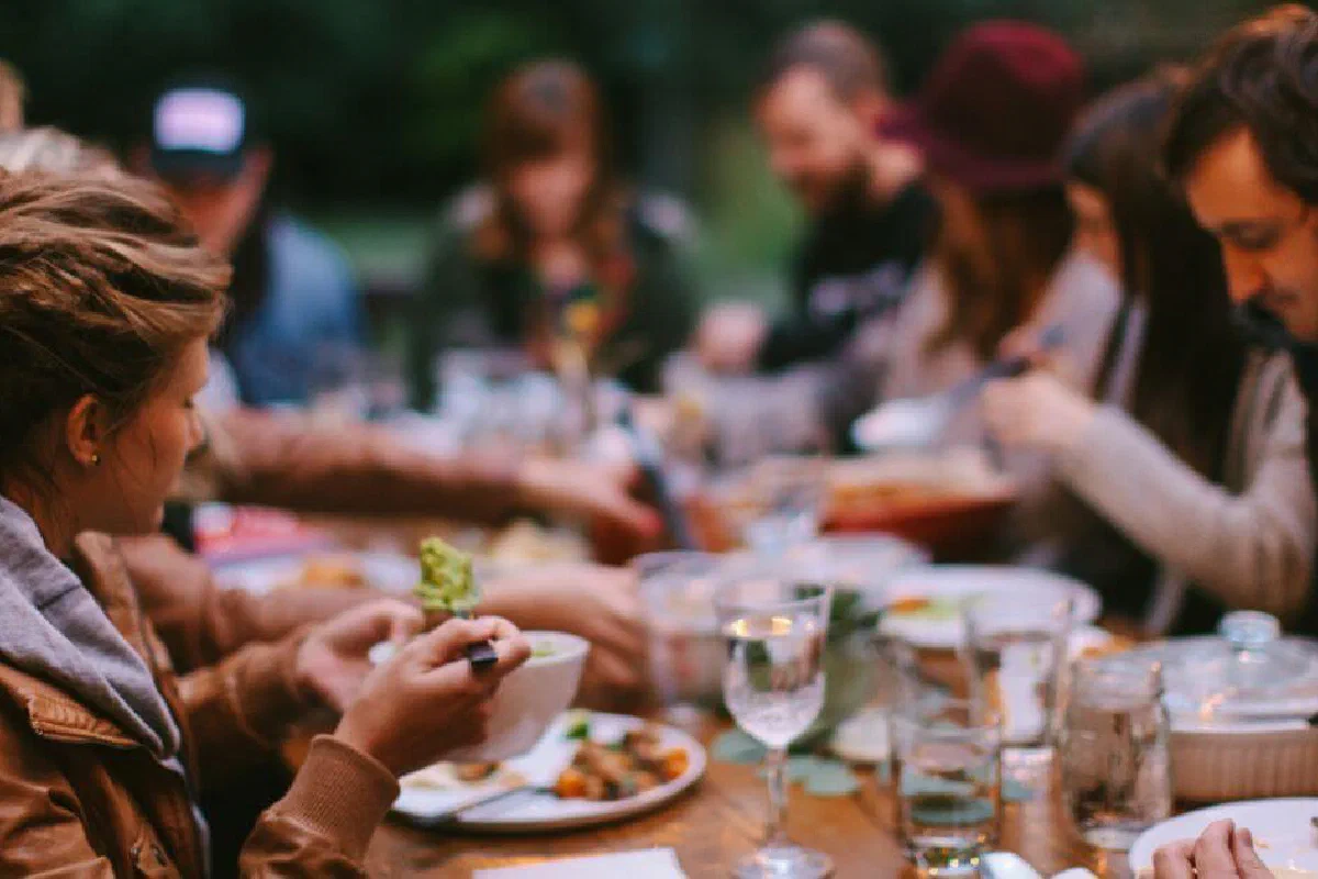 What does the Bible say about hospitality?