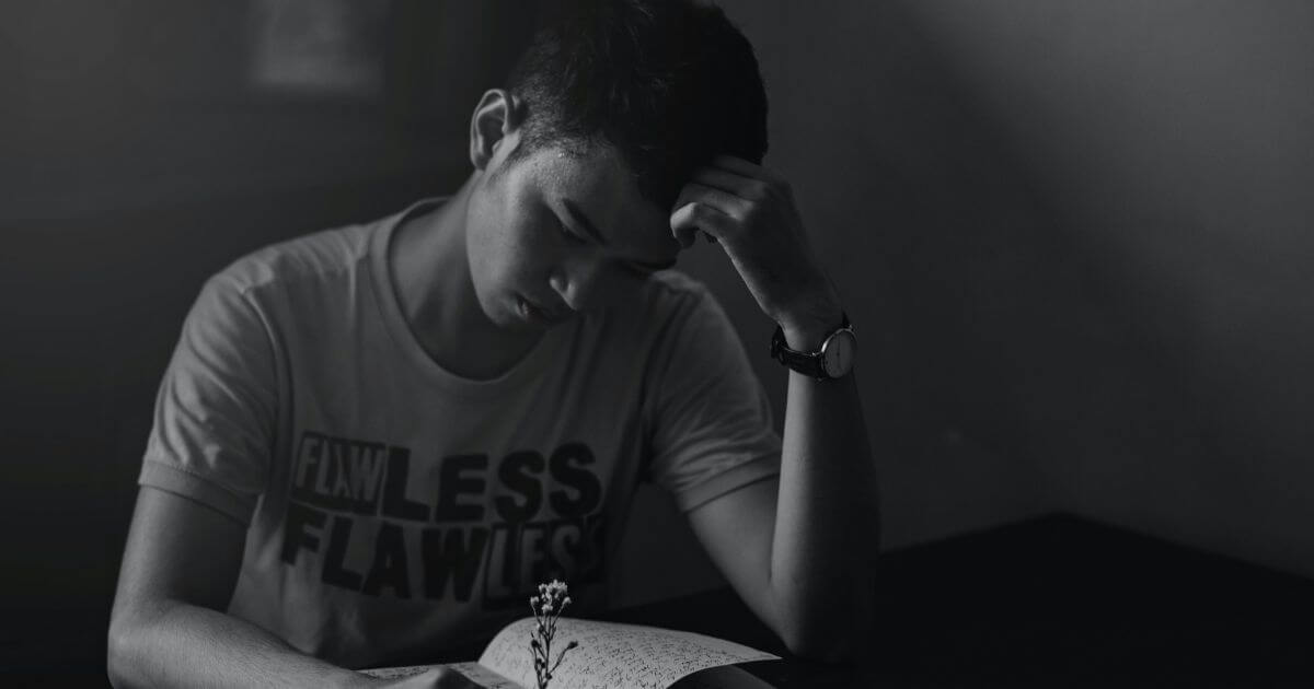 What kind of condolences should a Christian give to someone who is grieving the loss of a loved one?