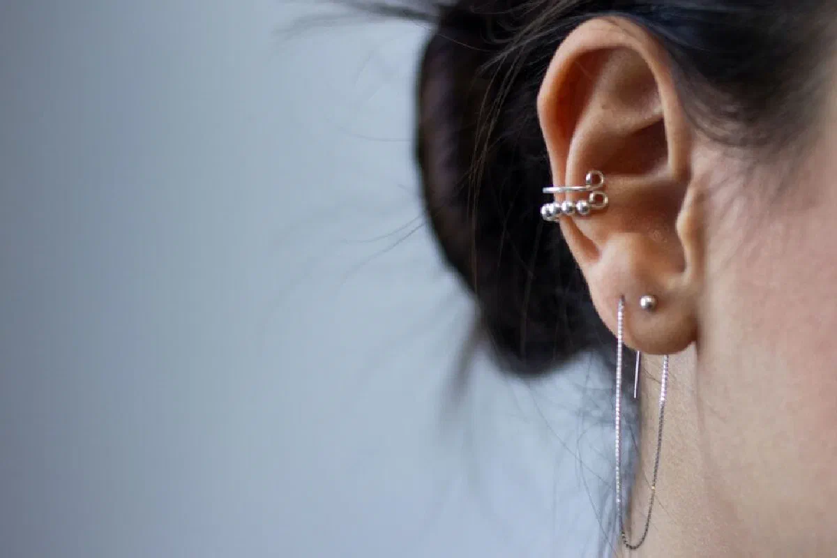 Is it okay for a Christian man or woman to wear earrings?