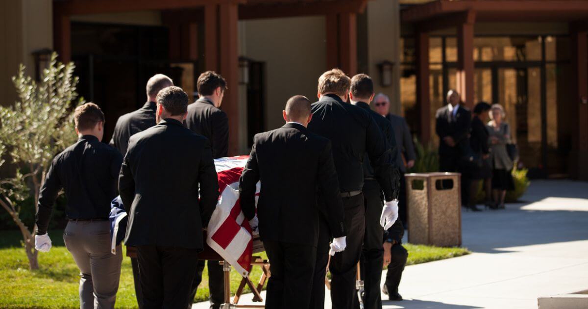 What should a Christian funeral be like?