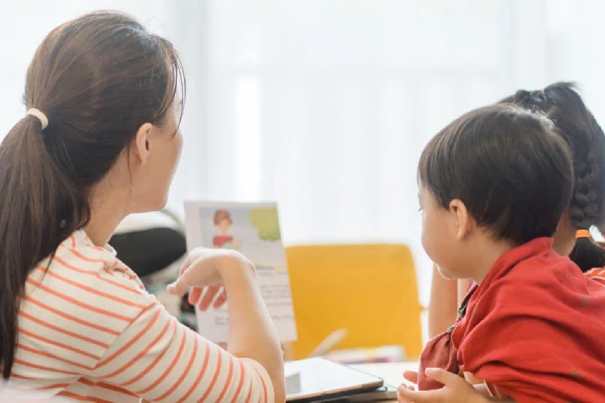 What is the Christian view of homeschool? Should Christian parents homeschool their children?