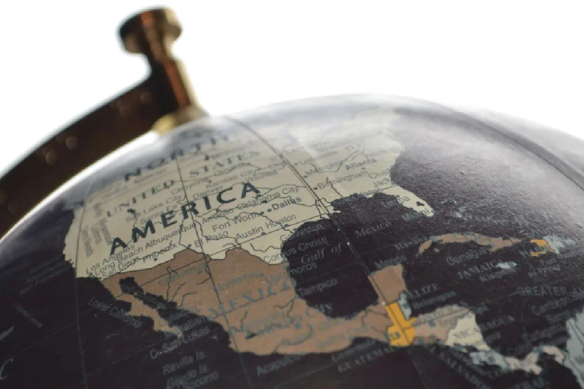 Does God want Christians to establish the kingdom and force people to obey God's laws?