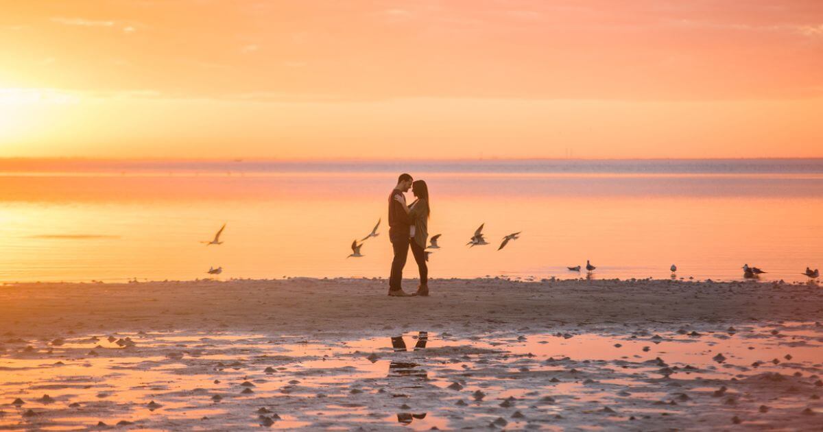 How should a Christian view romance?