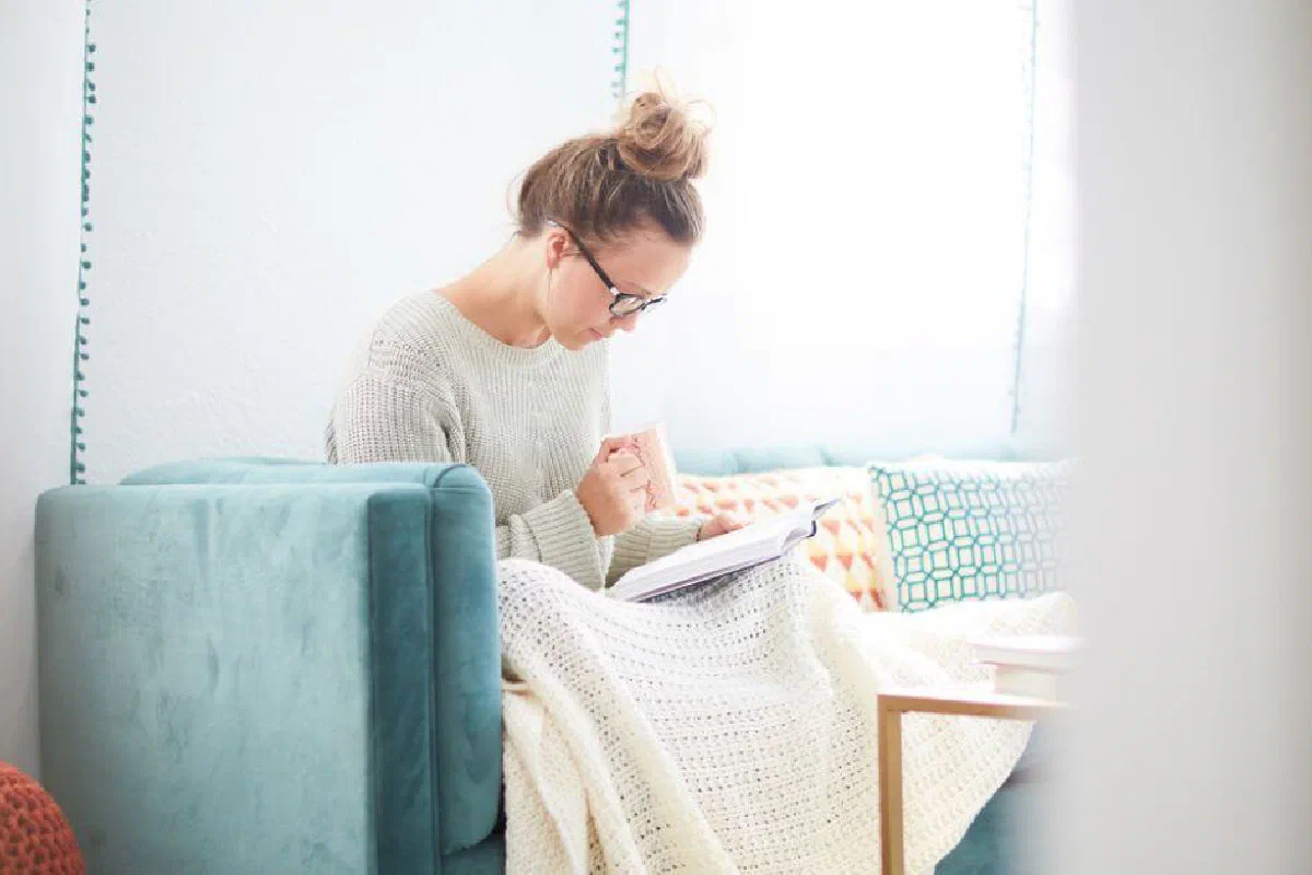 Is it okay for a Christian to read romance novels?