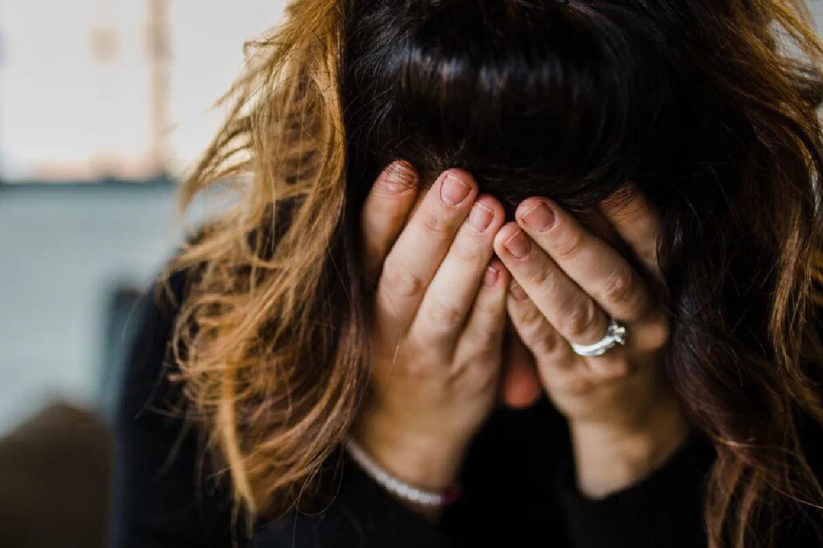 How can a Christian maintain trust in God when facing unemployment, foreclosure, or bankruptcy?