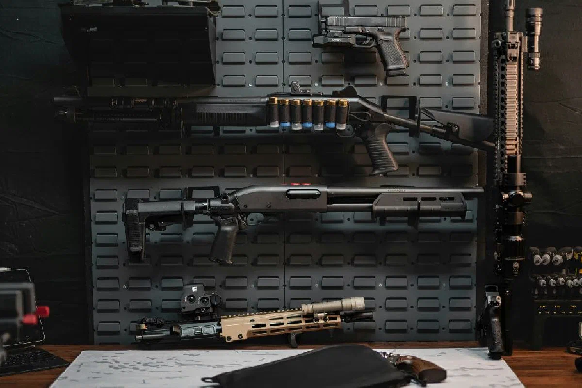 What does the Bible say about Christians owning weapons?