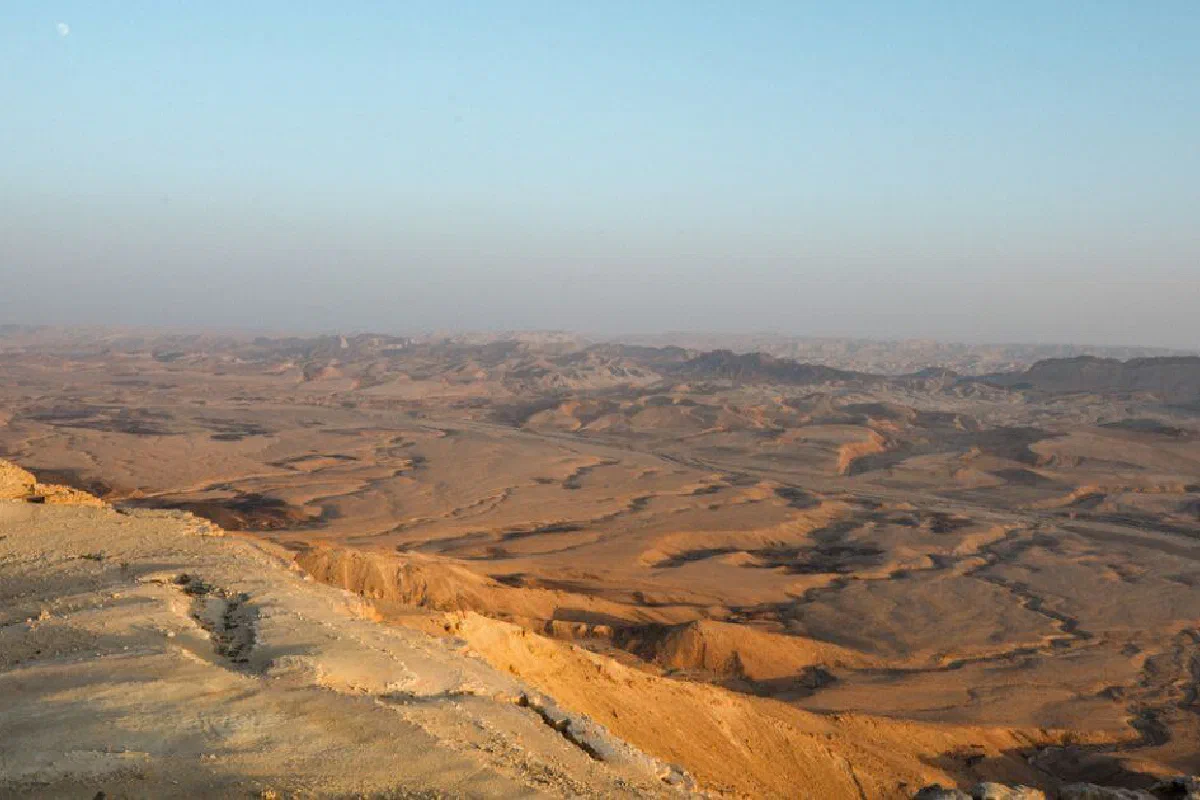 What is the significance of Hebron in the Bible?