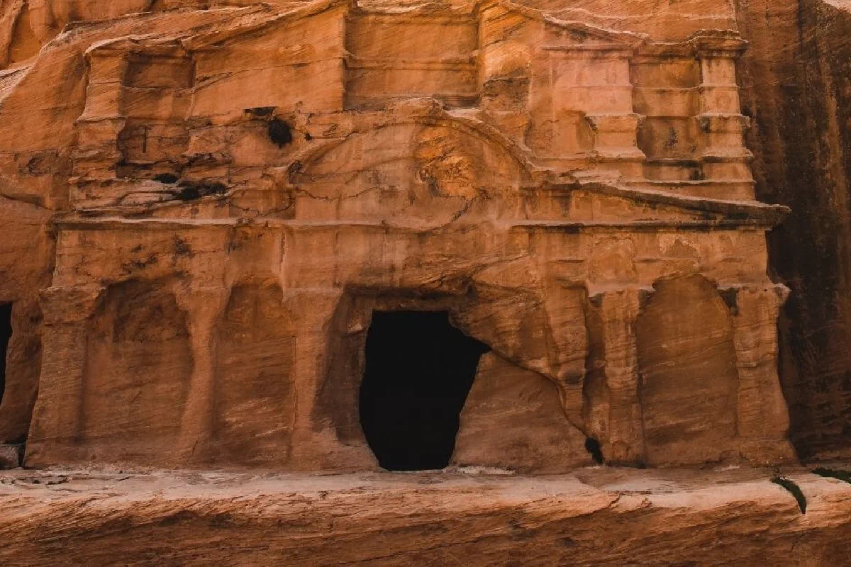The Jesus Family Tomb - What is it? Has the lost tomb of Jesus been found?