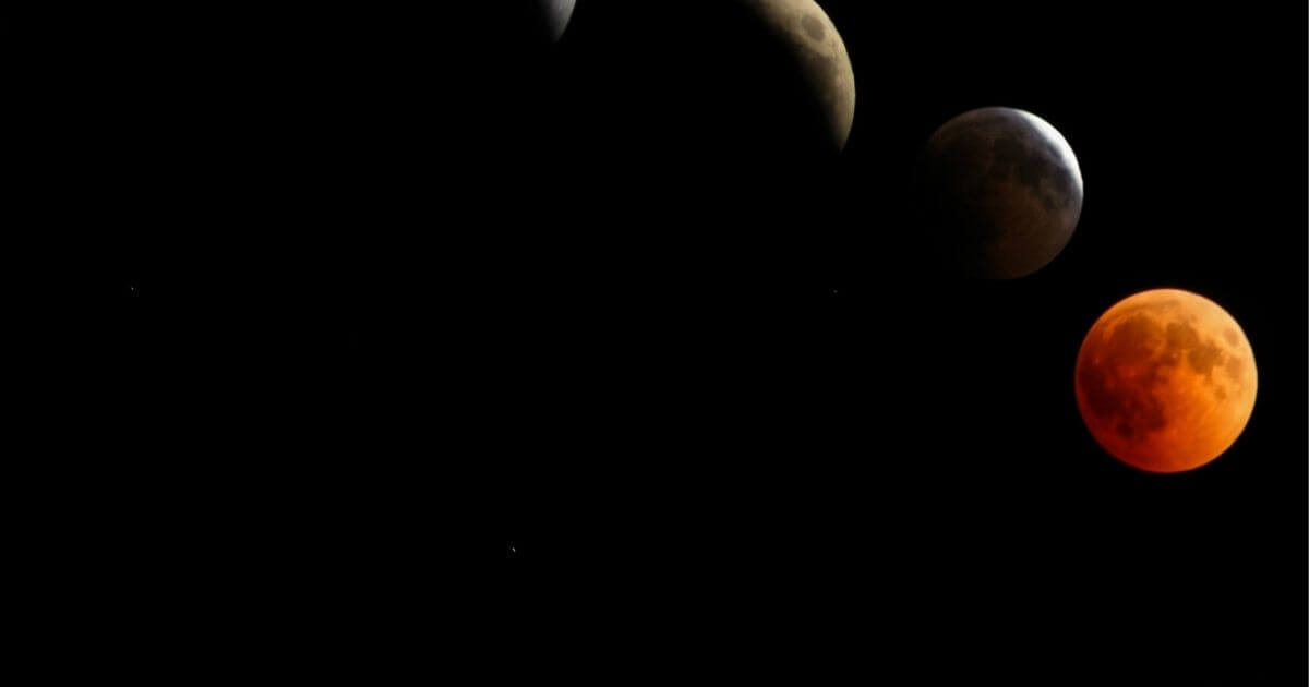 What is the structure of the Jewish calendar?