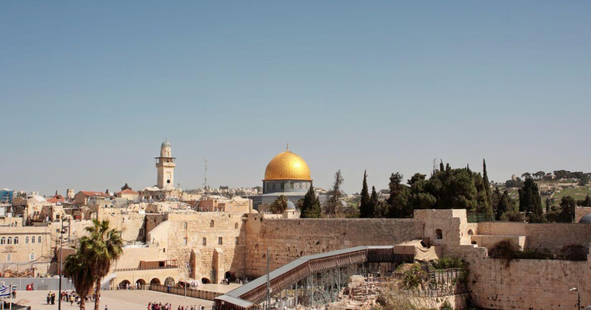 Why is there so much animosity between Jews and Arabs / Muslims?