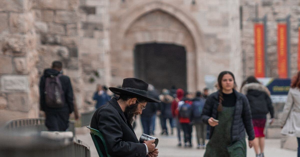 As God's chosen people, are Jews automatically saved?
