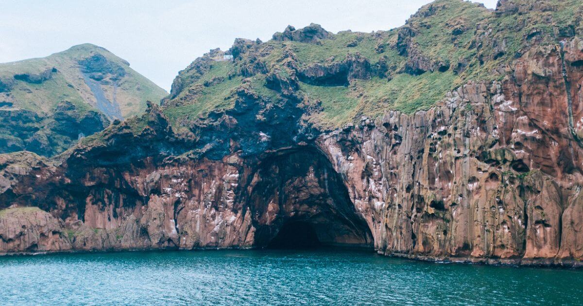 What is the significance of Mount Carmel in the Bible?