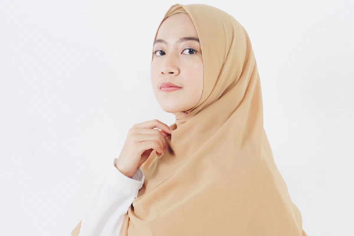 Why should a Muslim consider becoming a Christian?