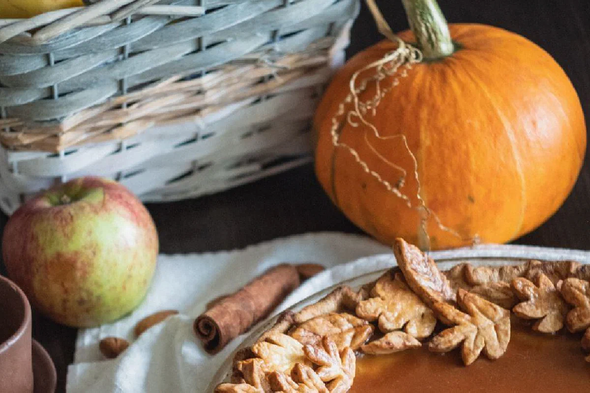 How should Christians in the U.S. view Thanksgiving?