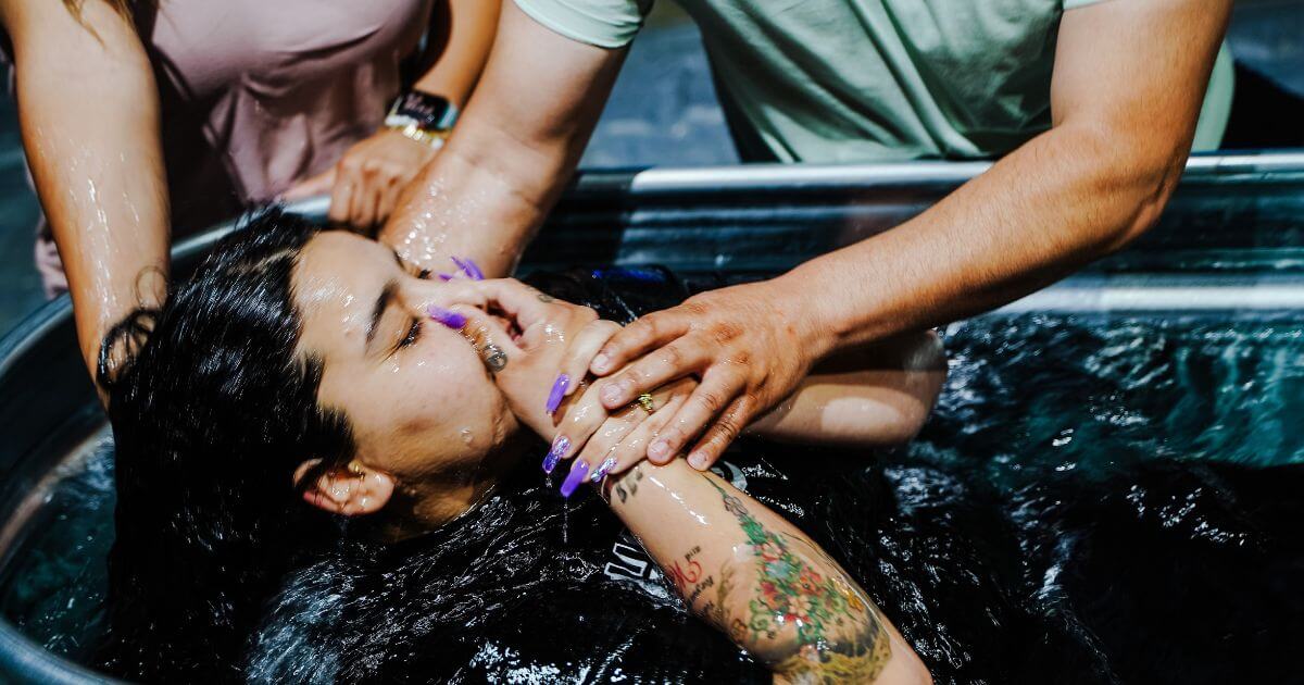 Who is allowed to baptize another person? Is anyone permitted to baptize/ perform baptisms?