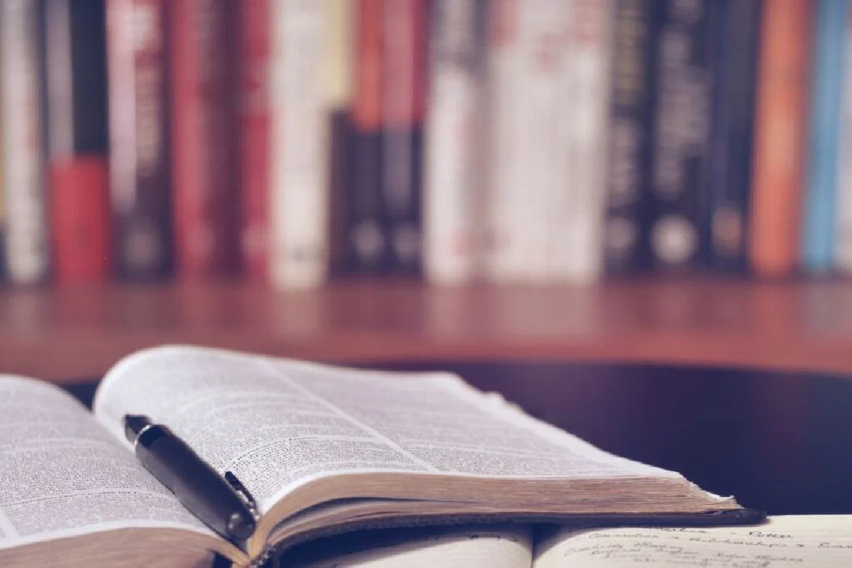 How can I become a pastor?