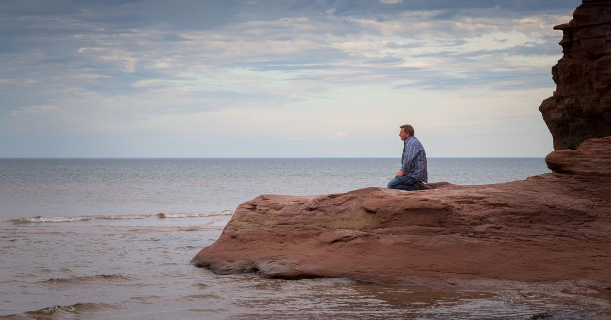 Does the Bible talk about bowing or kneeling in prayer?