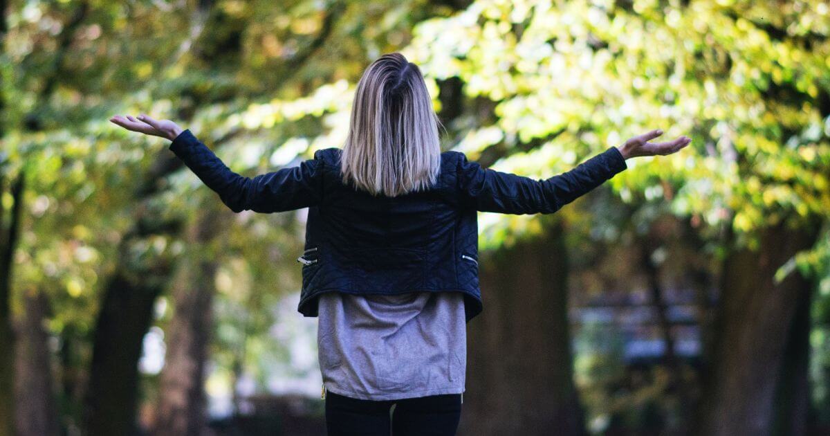 What do 1 John 3:6 and 1 John 5:18 mean when they say believers will not continue to sin?