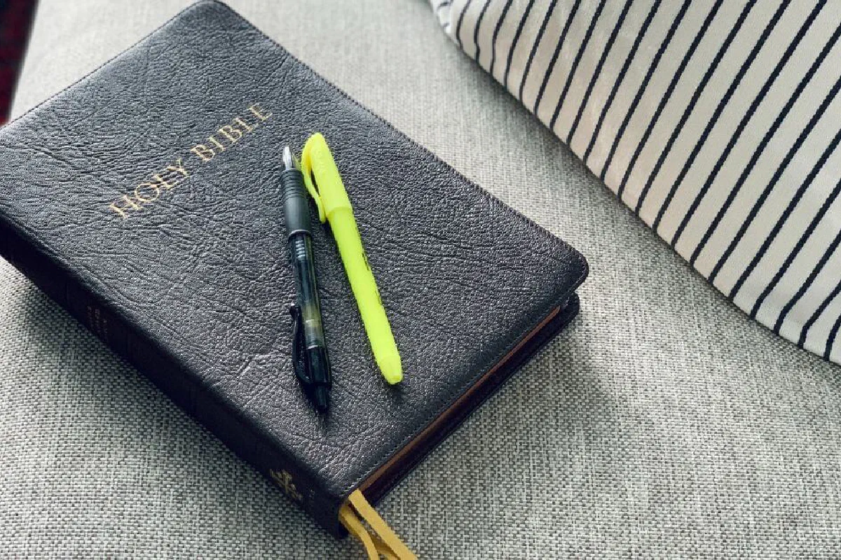 Why are Christians encouraged to have daily devotions or quiet times?