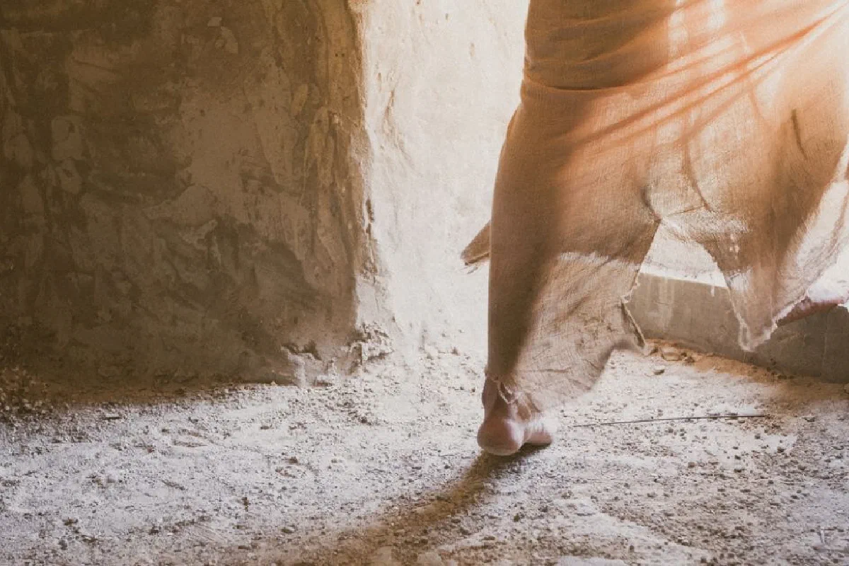 Where are the death and resurrection of Messiah prophesied in Hebrew Scriptures?