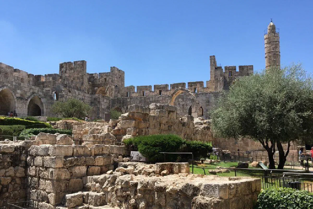 How are Christianity and Judaism different?