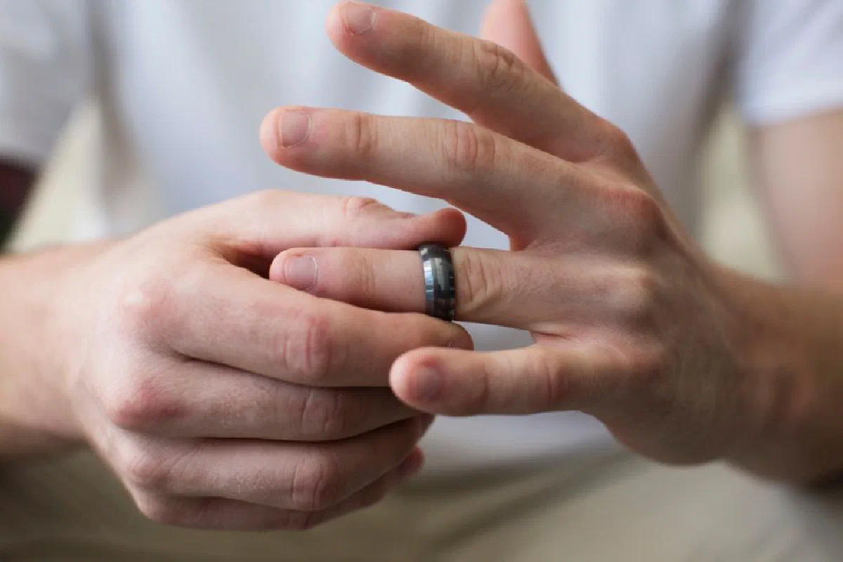 Can a divorced person remarry?