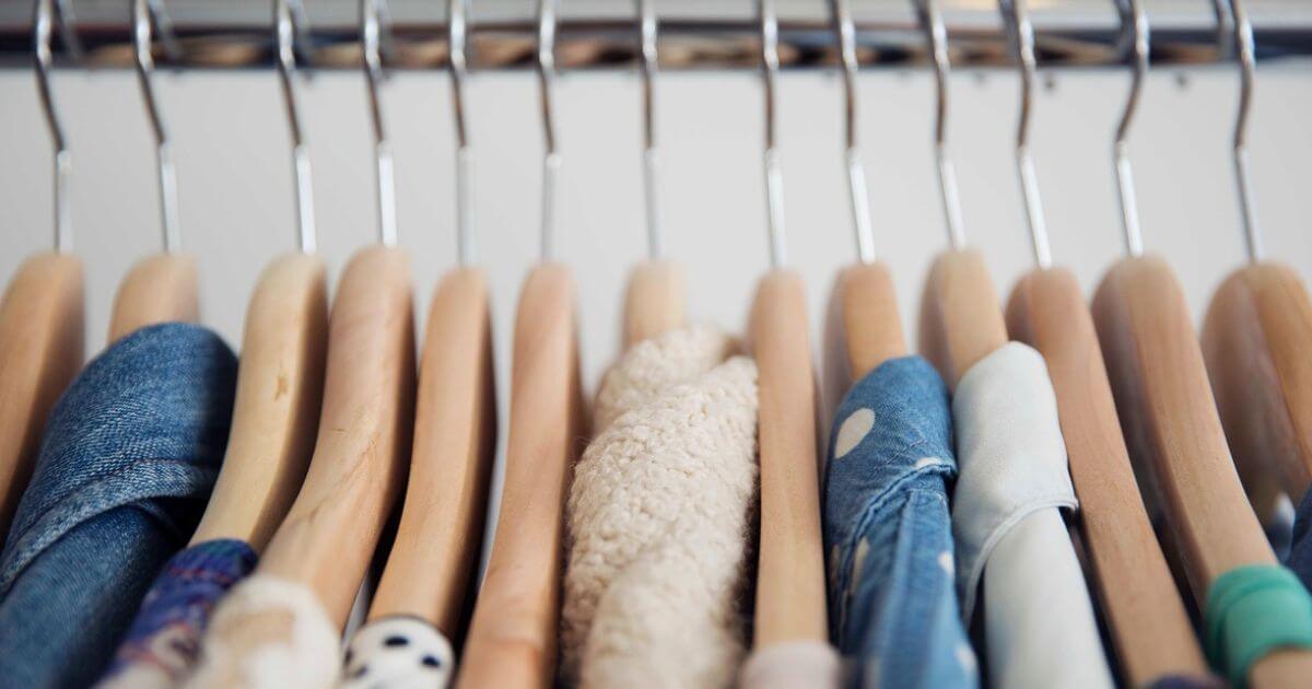 What does it mean to dress modestly?