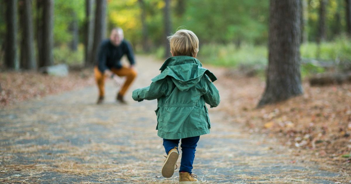 What should a Christian father be like according to the Bible?