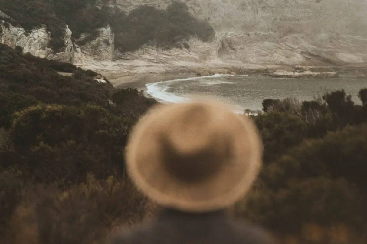 How can I stay focused on Christ?