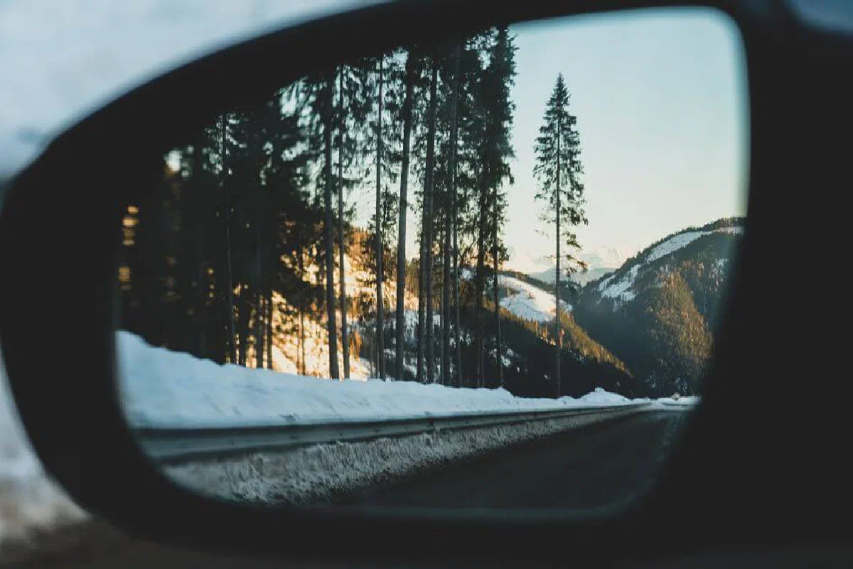 Is forgetting the past something the Bible instructs us to do?