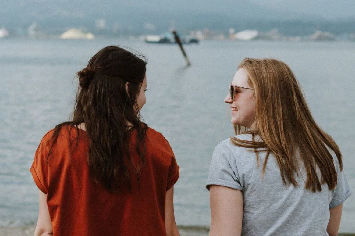 Should Christians have close friendships with unbelievers?