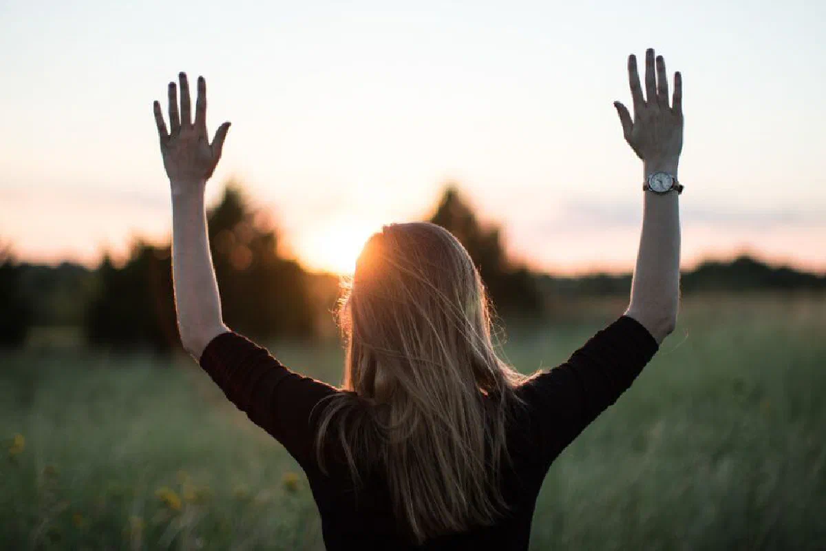 What is a garment of praise (Isaiah 61:3)?