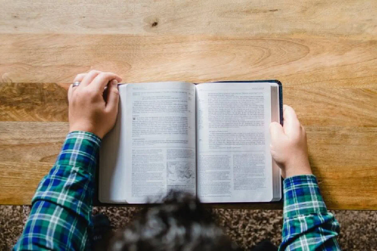 What does the Bible say about being a godly man?