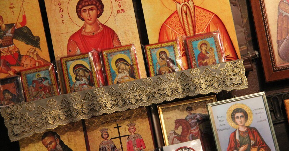 The Ten Commandments mention a 'graven image.' What is a graven image?