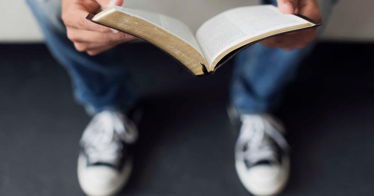 Is living one's life doing only things that are honoring to God possible?