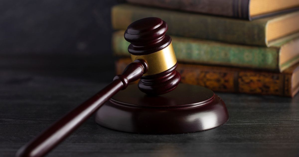 Are Christians subject to the laws of the land?