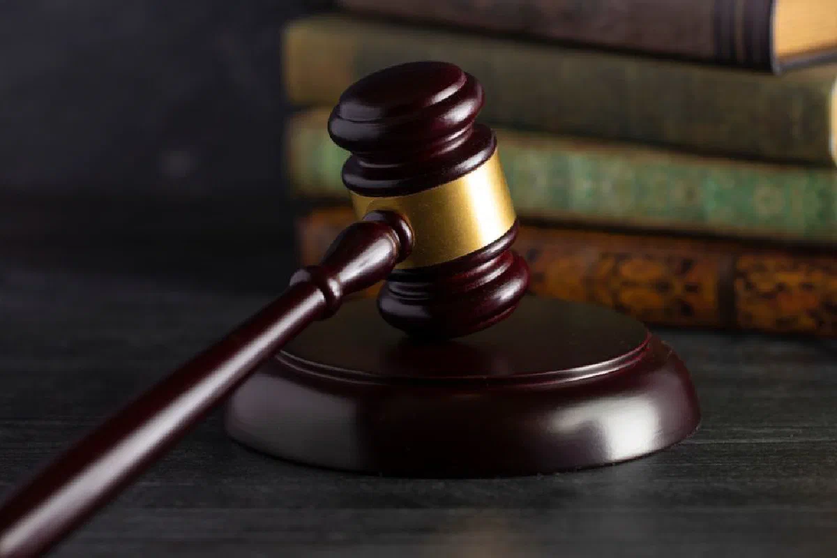 Are Christians subject to the laws of the land?