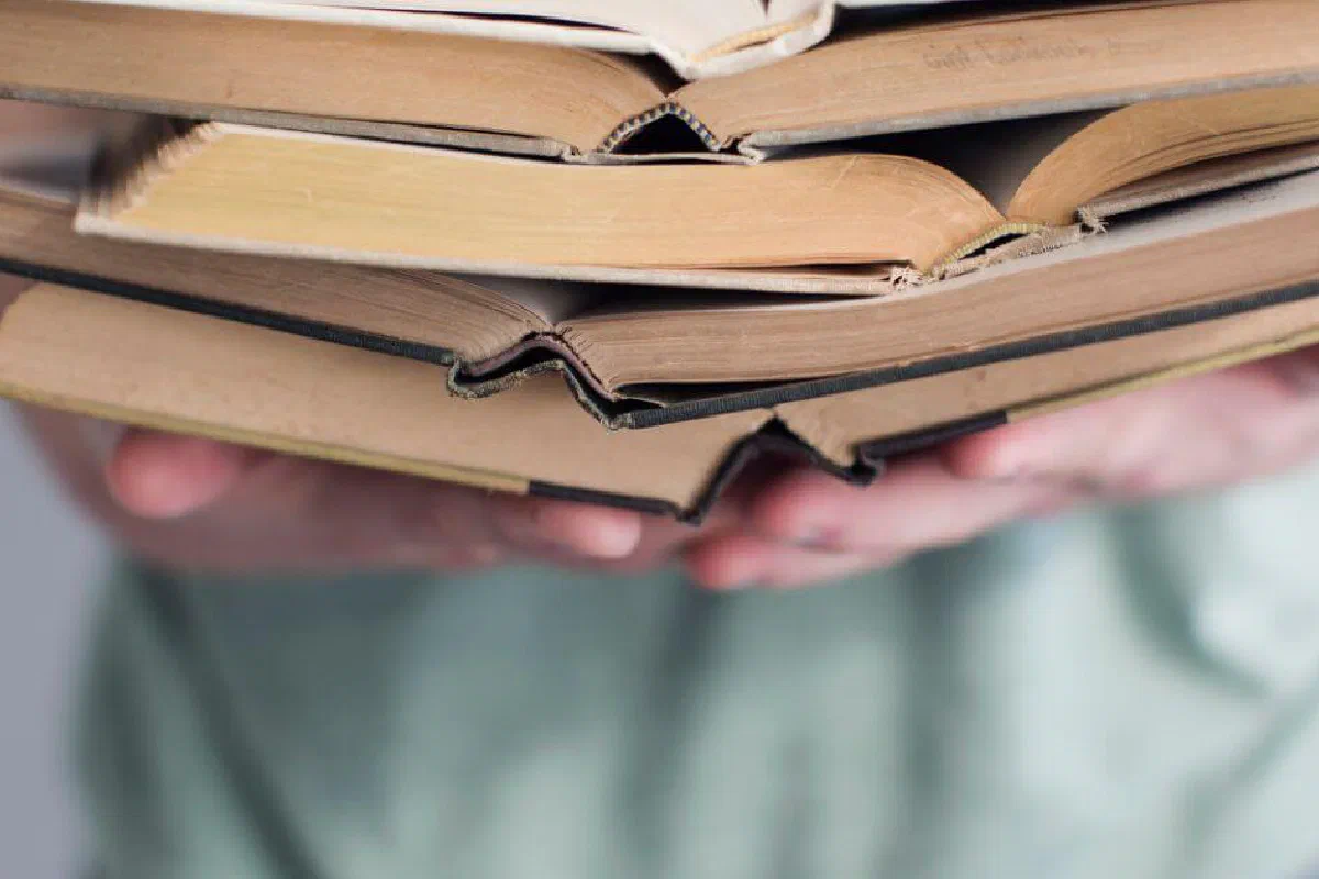 Are there lost books of the Bible? What are the writings called the Lost Books of the Bible?
