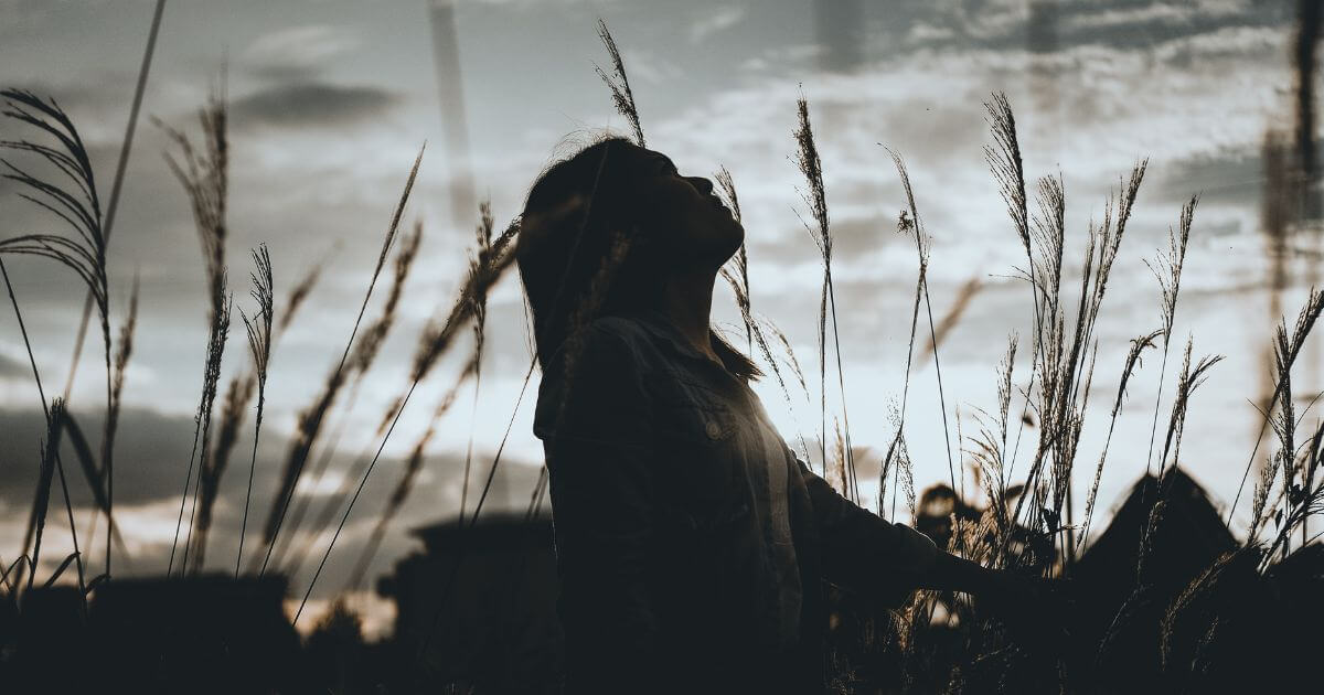 What is the significance of the comm and to love the Lord with all your heart, soul, mind, and strength?