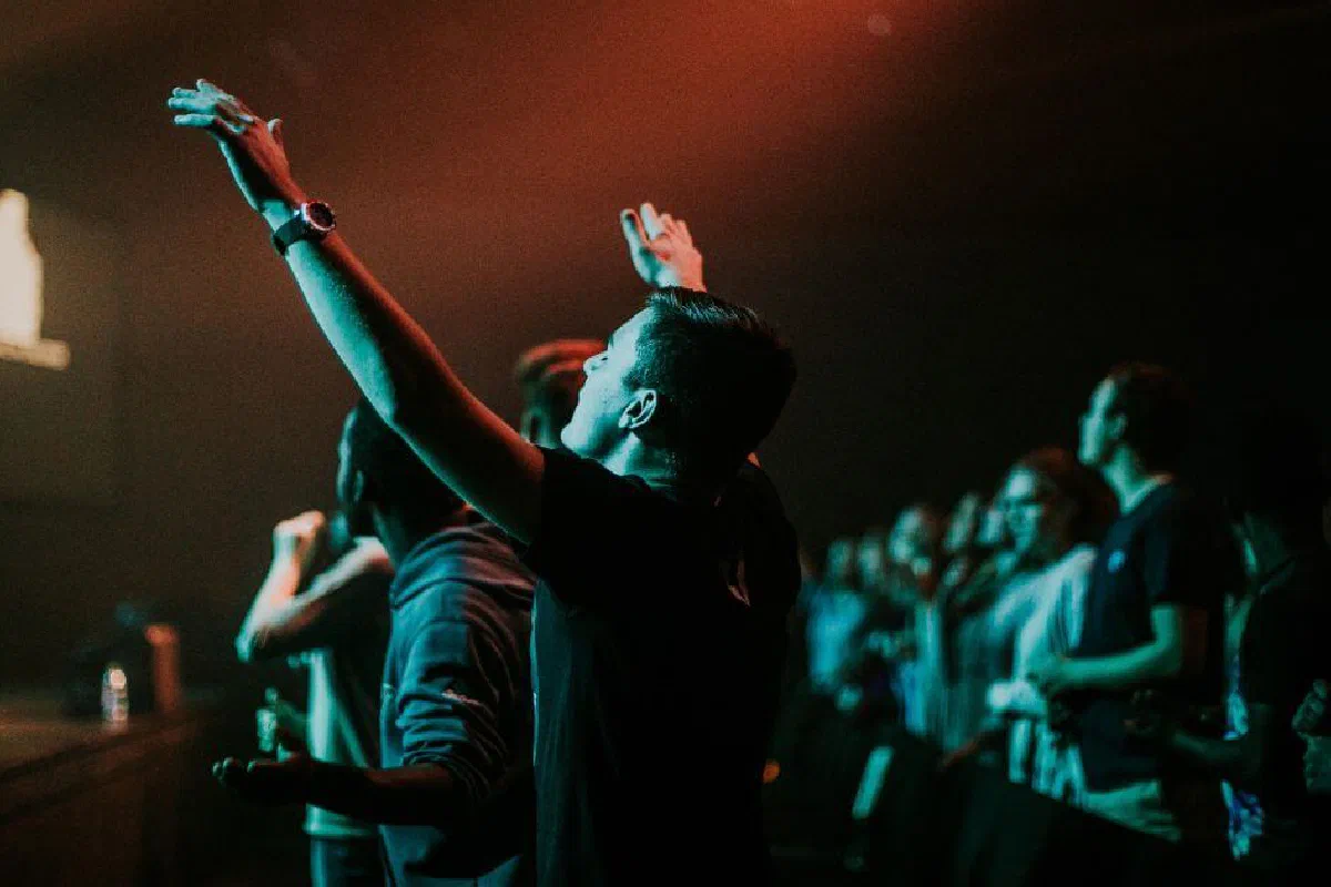 What does non-denominational mean? What do non-denominational churches believe?