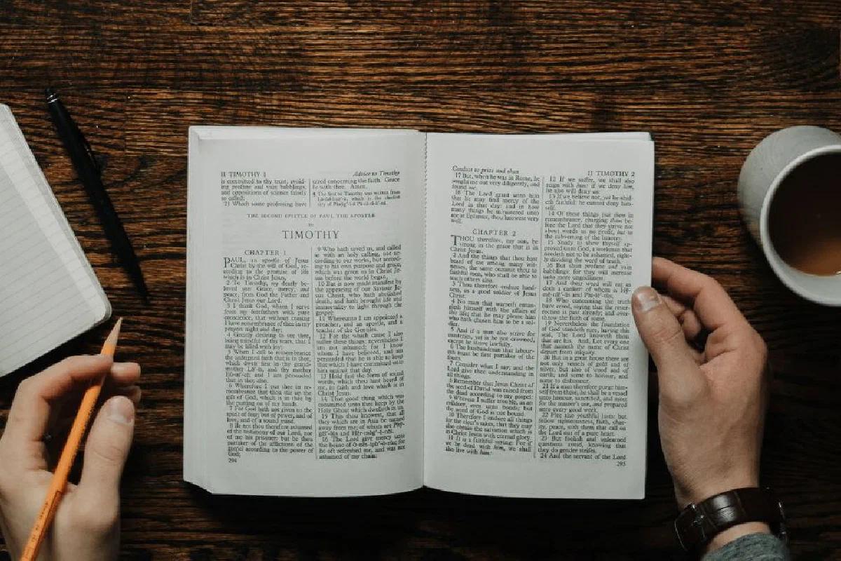 Is a formal Bible education necessary for a pastor?
