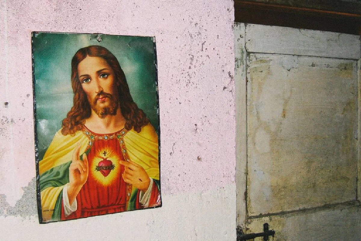 Is it okay to have pictures of Jesus?