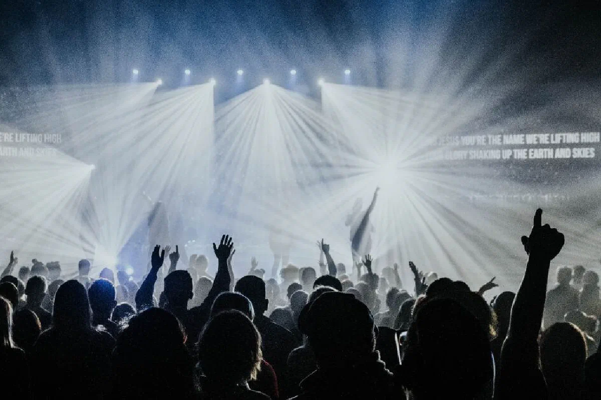 What is a 'seeker-friendly church'? Are churches supposed to be seeker-friendly?