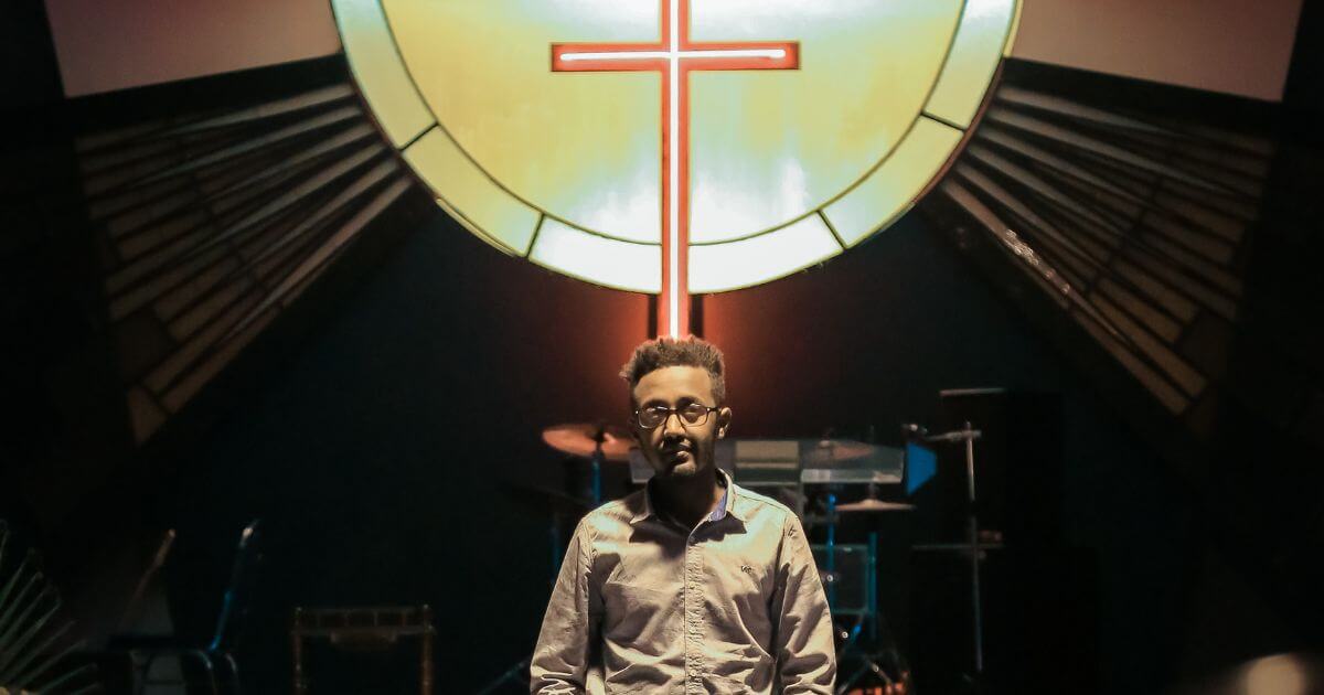 Does the Bible say anything about the role of senior pastor?