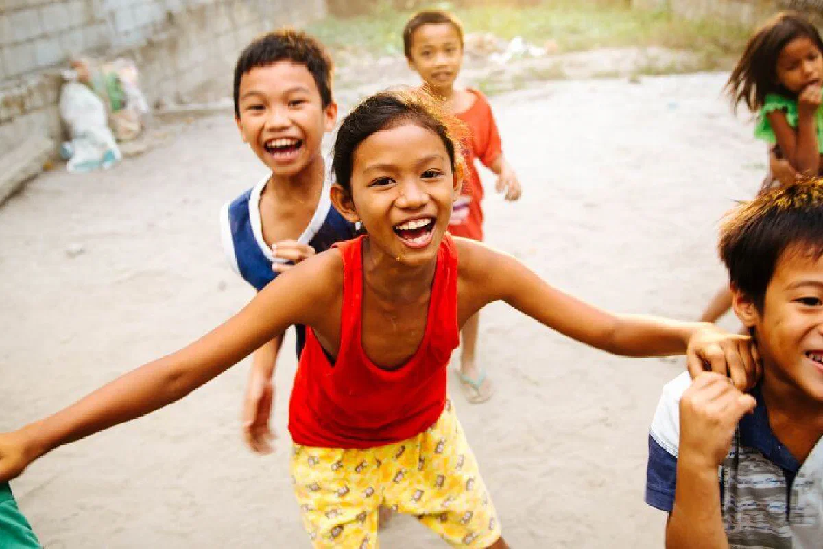 What are the advantages and disadvantages of short-term missions?
