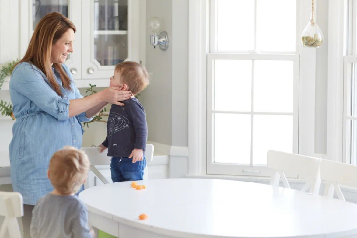 Should all mothers be stay-at-home moms?