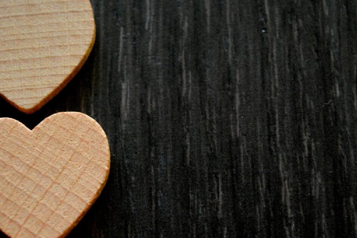 What is the meaning of storge love?