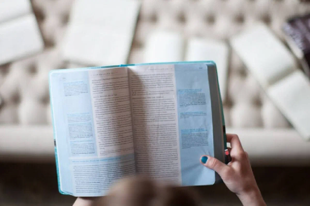 Is there a proper way to study the Bible?