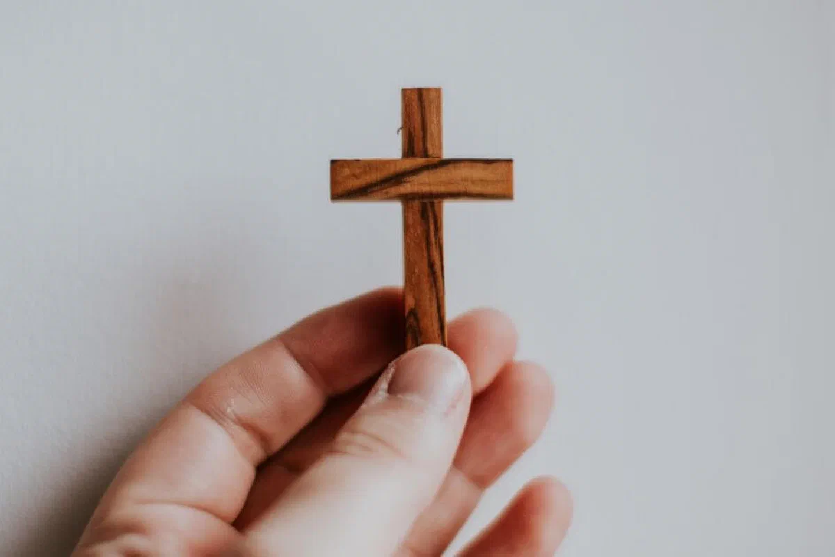 What does it mean to take up your cross and follow Jesus?
